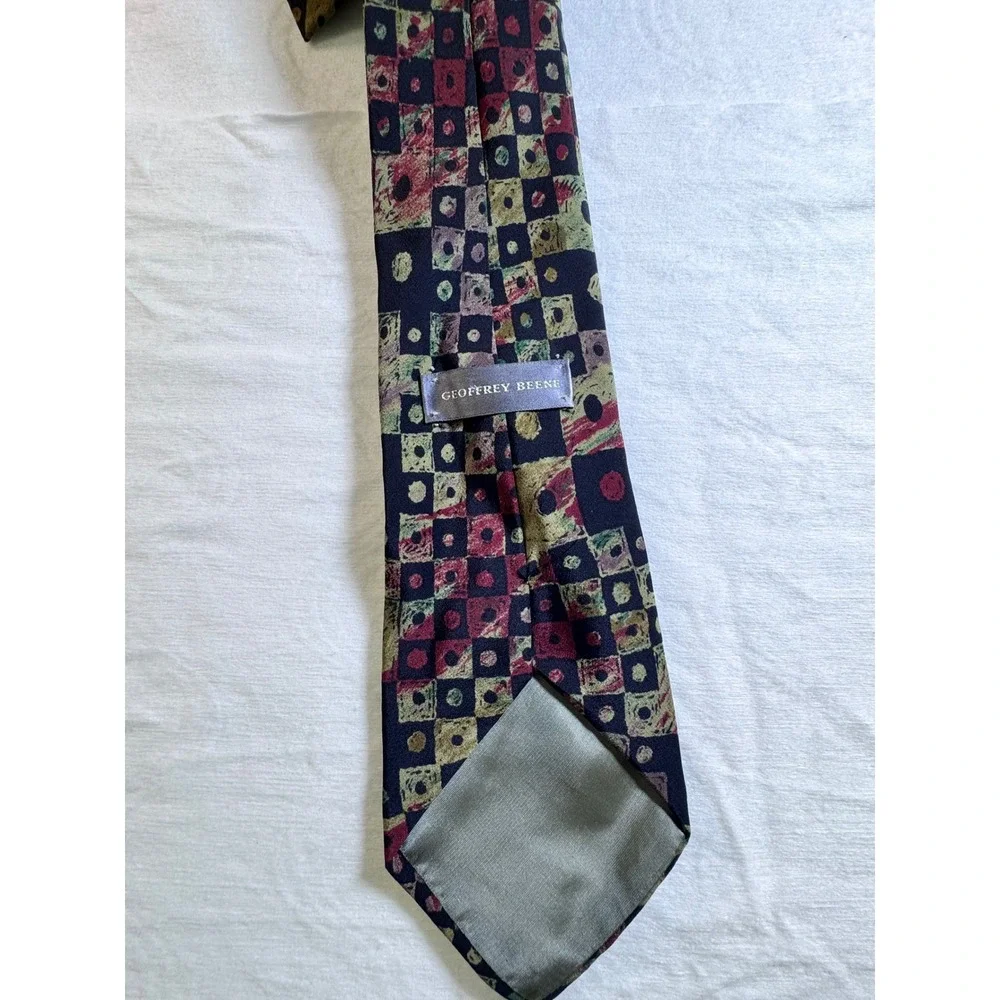 Geoffrey‎ Beene Mens Silk Tie Navy Red Gold Geometric Abstract Pattern Necktie